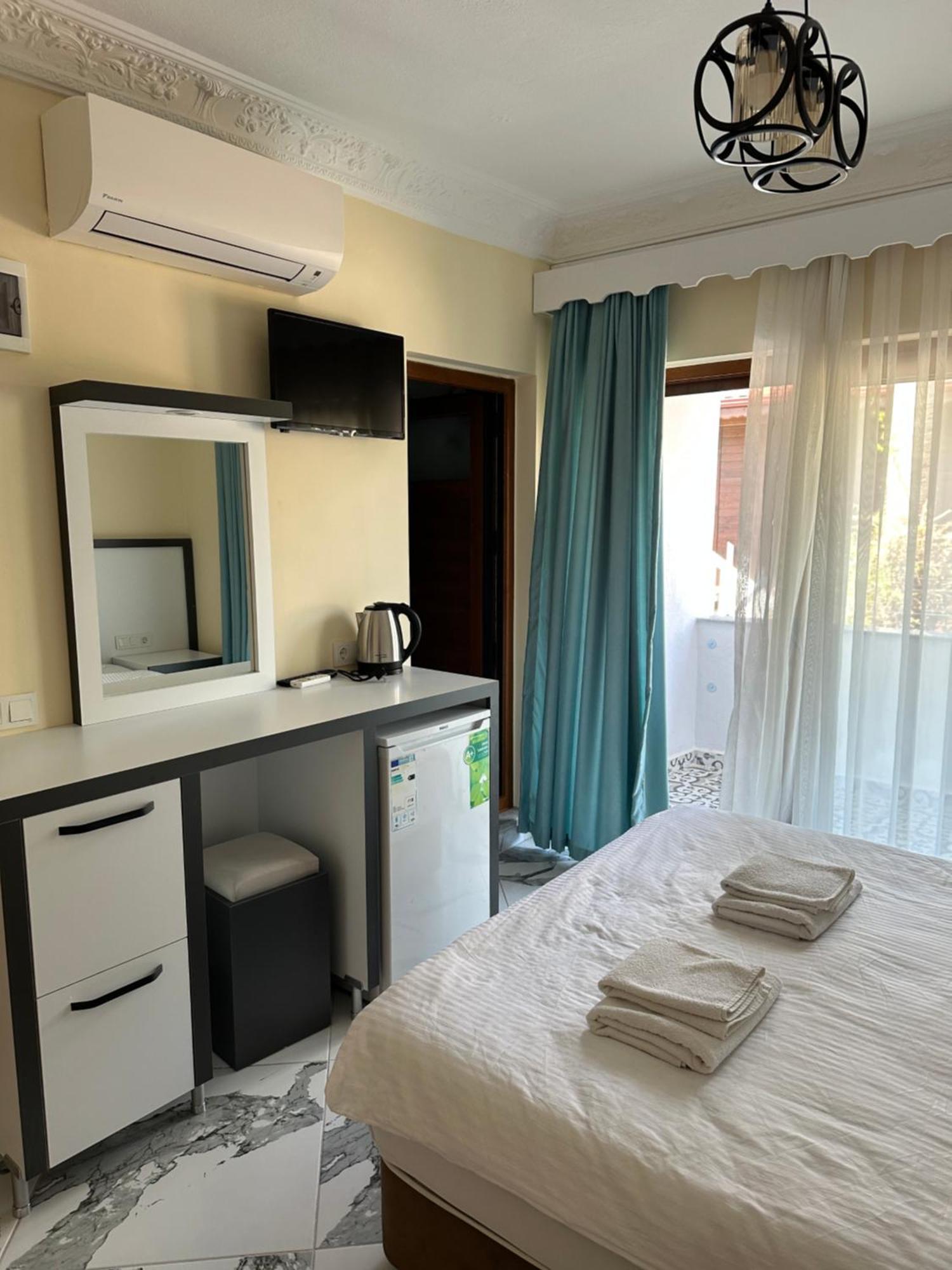 Palm Hotel